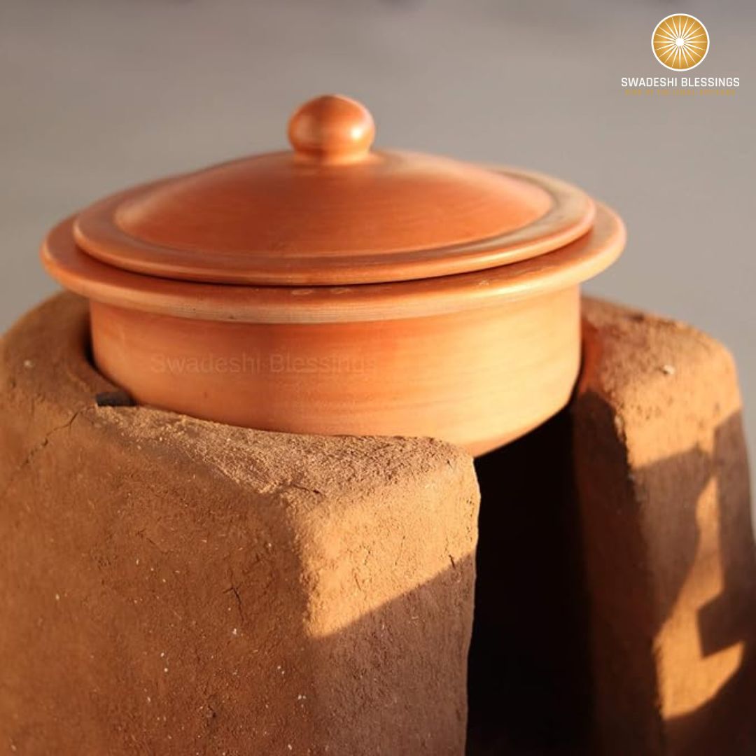 Unglazed Clay Handi/ Mitti Bhagona / Clay Pot For Cooking with Lid, 2.5Liters (With Natural White Firing Shade & Mirror Shine)