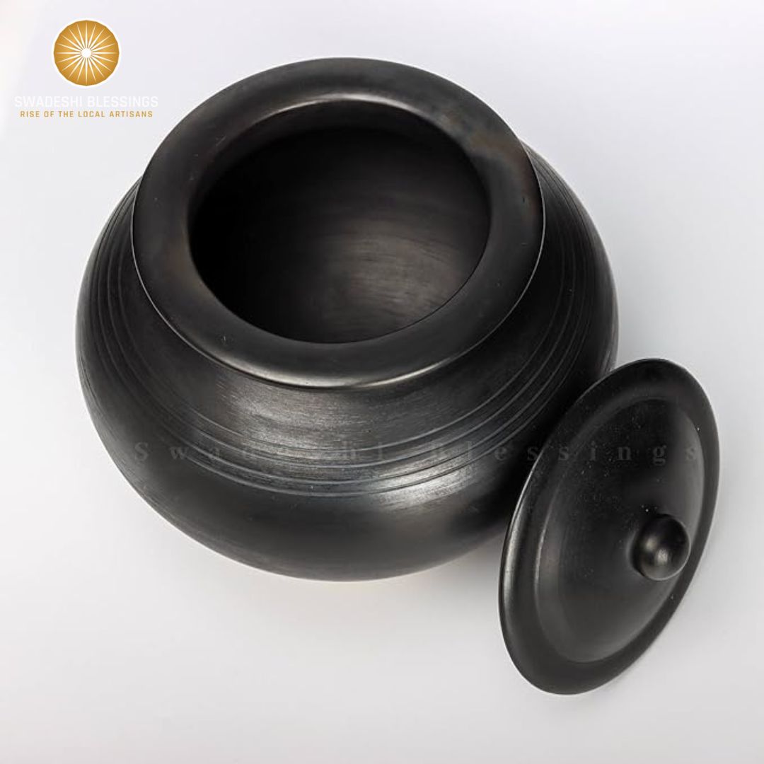 Swadeshi Blessings Unglazed Black Clay Handi/Clay Pot for Cooking & Serving with Lid/Indian Biryani Clay Cookware/Earthenware Large/Earthen Kadai(with Natural Mirror Shine) +Free ASH for Cleaning (4L)