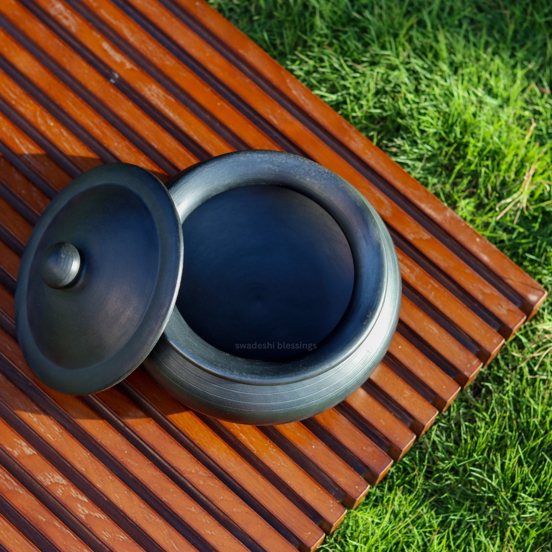 Unglazed Earthen Dahi Handi/ Handmade Curd Pot/ Clay Pot with Lid Also for Serving (with Natural White Firing Shade & Mirror Shine) + Free ASH for Cleaning (Traditional-1Ltr)