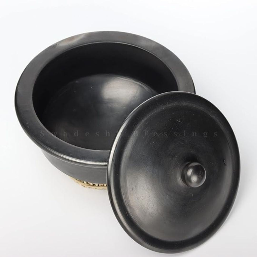 Unglazed Clay Handi/ Mitti Bhagona / Clay Pot For Cooking with Lid, 2.5Liters (With Natural White Firing Shade & Mirror Shine)