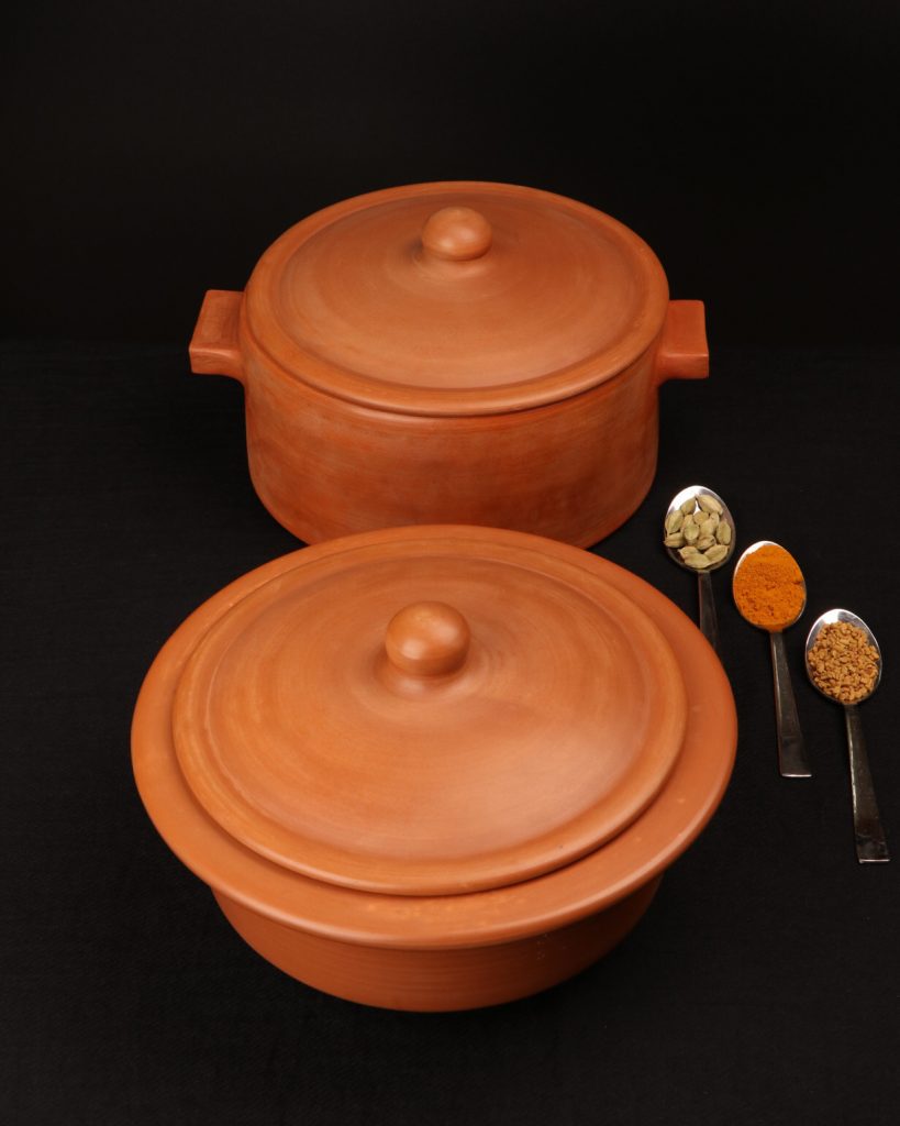 Swadeshi Blessings Exclusive Range Unglazed Clay Handi/Hot Case/Earthen Kadai/Clay Pots Combo For Serving With Lid, 2.5 & 2.8Liter (Natural Firing Shade & Mirror Shine)+FREE ASH For Cleaning