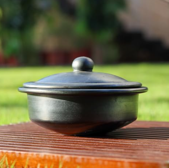 Unglazed Clay Dahi Handi/Terracotta Curd Pot/Mitti Handi with Lid,1Liter Also for Serving (with Natural White Firing Shade & Mirror Shine)