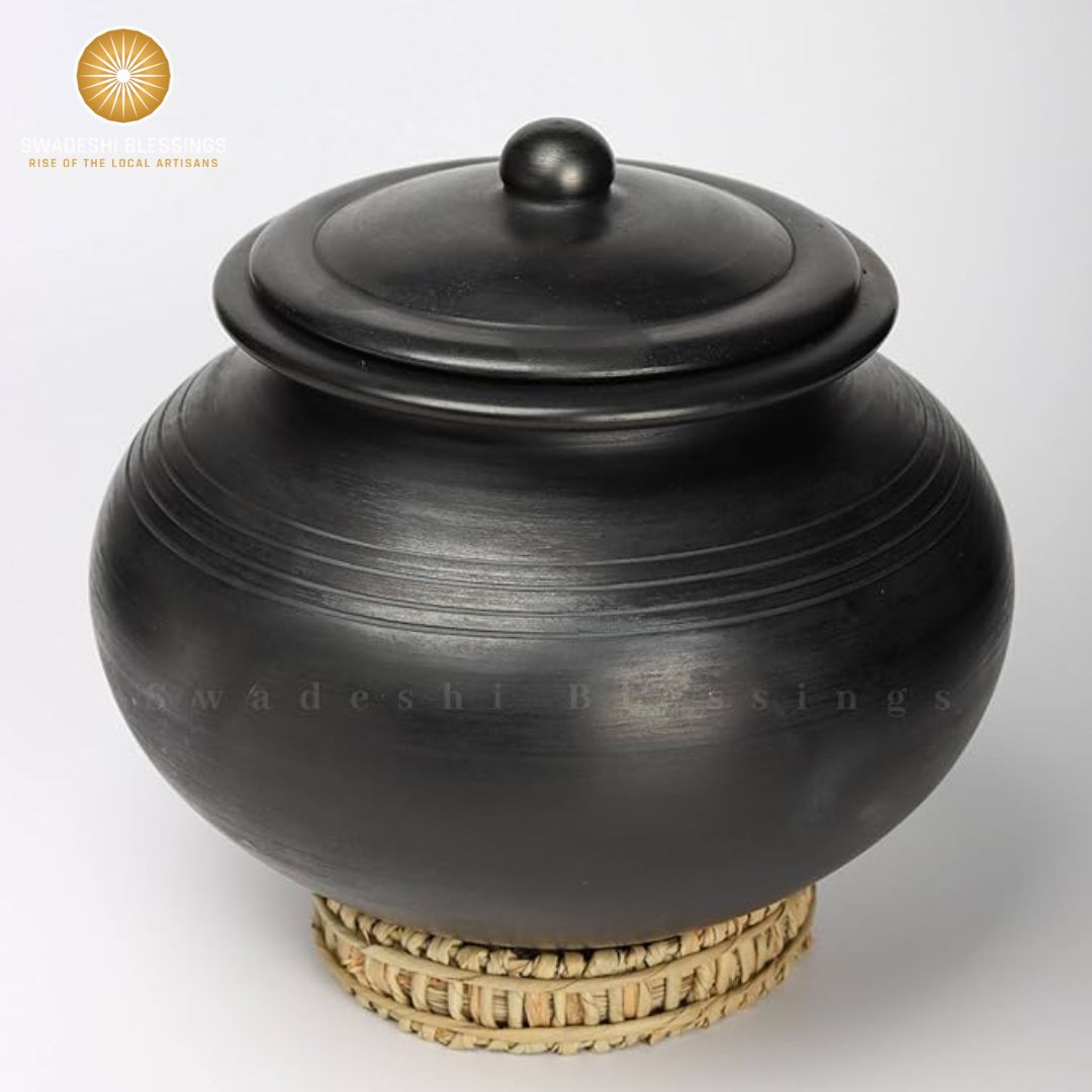 Swadeshi Blessings Unglazed Black Clay Handi/Clay Pot for Cooking &amp; Serving with Lid/Indian Biryani Clay Cookware/Earthenware Large/Earthen Kadai(with Natural Mirror Shine) +Free ASH for Cleaning (4L)