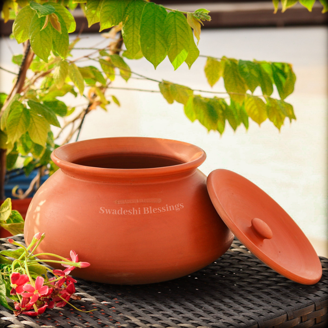 Swadeshi Blessings Exclusive Range Unglazed Mud/Earthen Handi/Mitti Ke Bartan/Clay Pot for Cooking &amp; Serving with Lid, 3 Liters (with Mirror Shine) + Free ASH for Cleaning