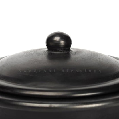 Unglazed Clay Handi/ Handmade Earthen Kadai/ Mitti Bhagona / Clay Pot For Cooking &amp; Serving with Lid, 2.5Liters (With Natural White Firing Shade &amp; Mirror Shine)