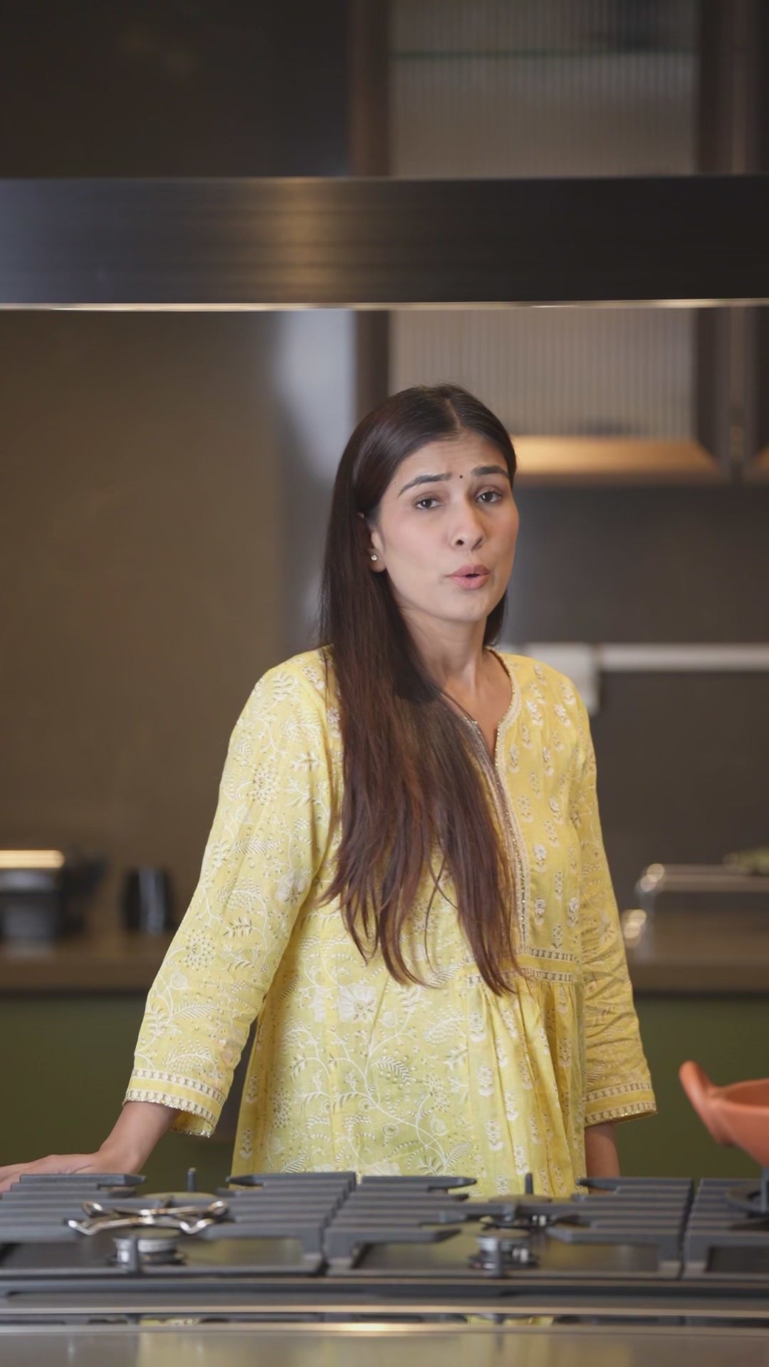 Unglazed Clay Kadai/ Mitti ka Bartan/ Earthen Kadai for Cooking, 1.8Liters (with Natural Firing Shade & Mirror Shine) + Free ASH for Cleaning